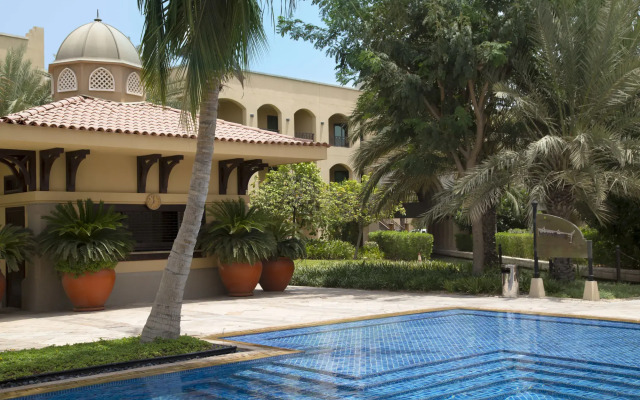 Shangri-La Hotel Apartments Qaryat Al Beri