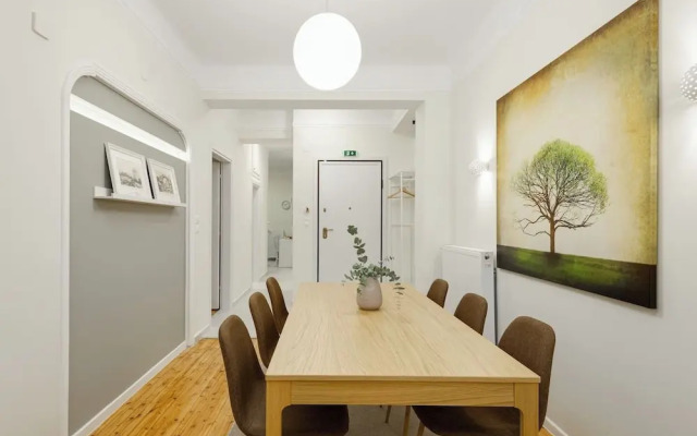 Trentatre, Nilie Hospitality MGMT