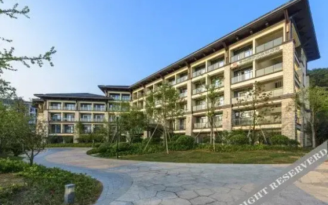 Rezen Select Qiandao Lake Central Dock