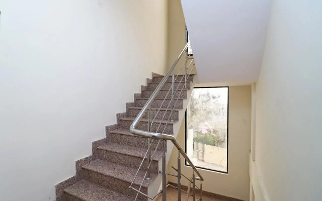 Hotel 9 Palm by OYO Rooms