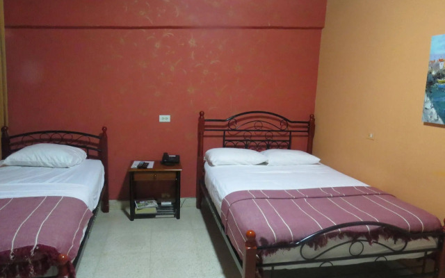 Hostal Cocos Inn