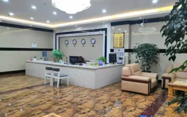 Qiubei Jindu Hotel (Jiaolian Square)