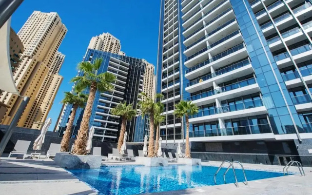 Pelican Stay - Full Marina and Pool View