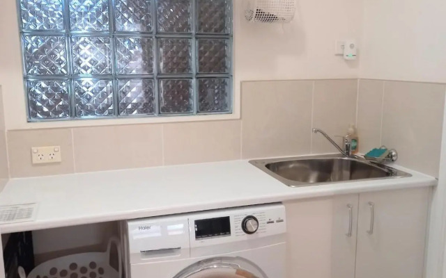 Ocean Aspect and Central to CBD - CoSheirm Apartments On Merri