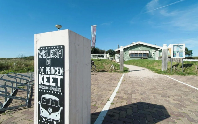 Apartment With Kitchen