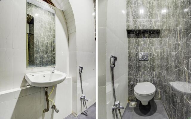 OYO 74879 Hotel Imperial Palace