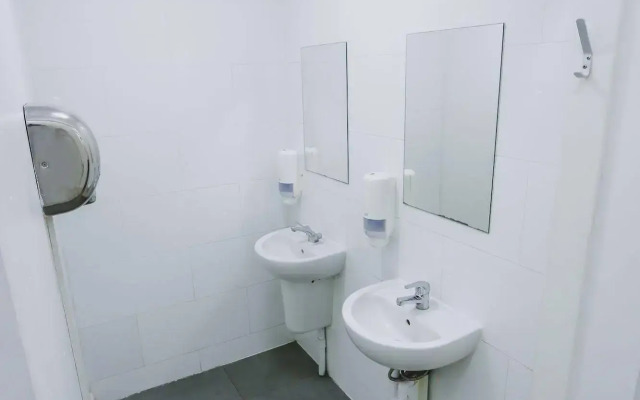 Via Limehouse - Hostel