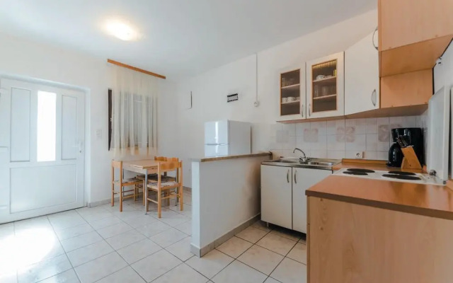 Beautiful Home in Bosana With Wifi and 2 Bedrooms