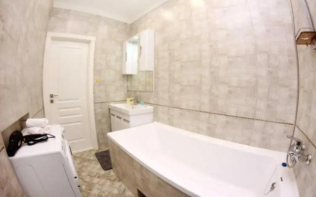 Ujutnye apartamenty na Navoi 208/6
