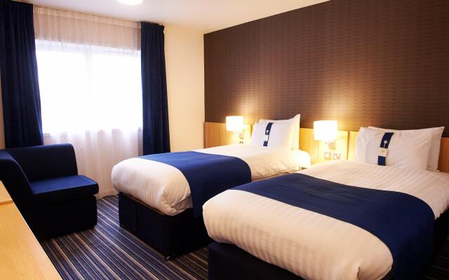 Holiday Inn Express Manchester Airport, an IHG Hotel