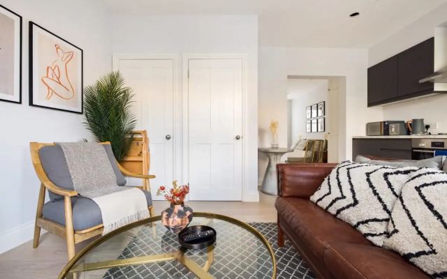 The Baron’s Bolthole - Modern & Bright 1BDR Flat