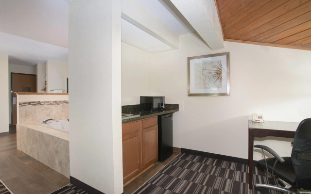 AmericInn by Wyndham Mount Pleasant