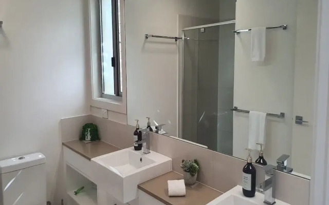 1 BDR Sea Side Guesthouse