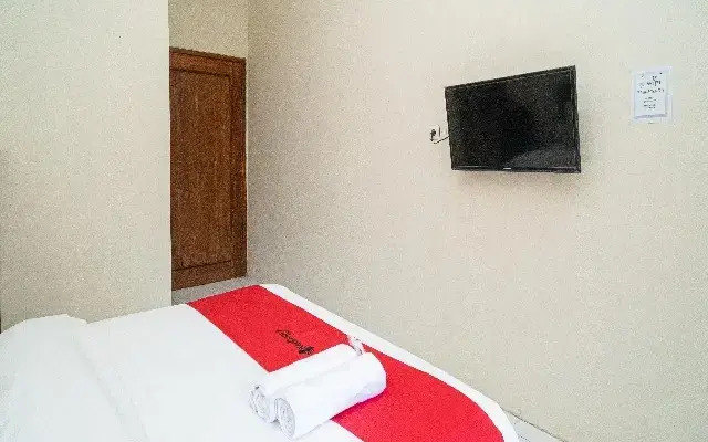 RedDoorz near Universitas Merdeka Malang 2