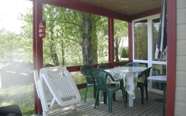 Camping Les Lacs de Courtes - Gîtes