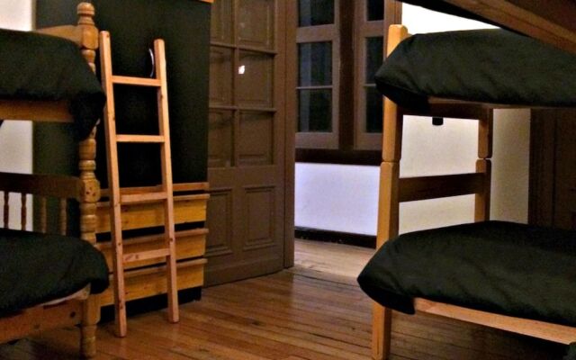 Hostal Irreal - Hostel