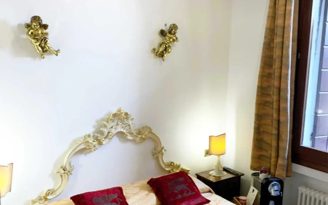 Luxury Venetian Rooms