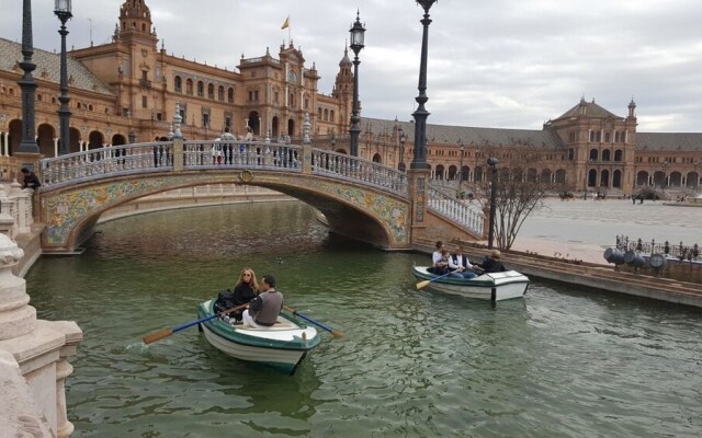 Apartment With 2 Bedrooms in Sevilla, With Wifi