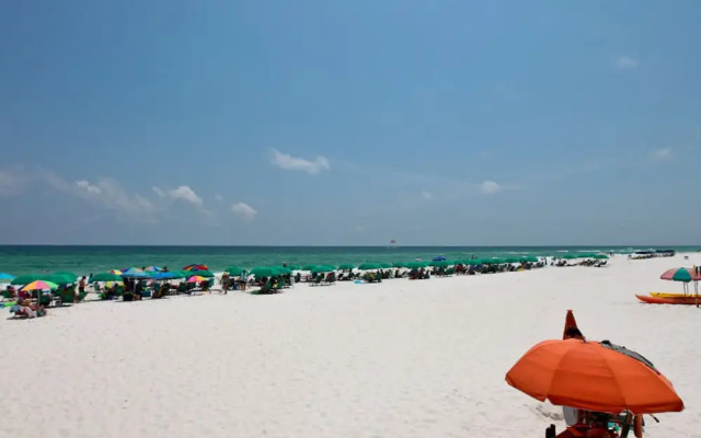 Pelican Beach Resort 0301