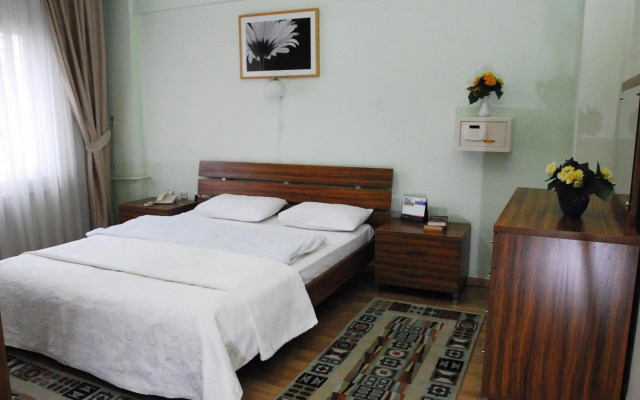 VIP Apart Hotel