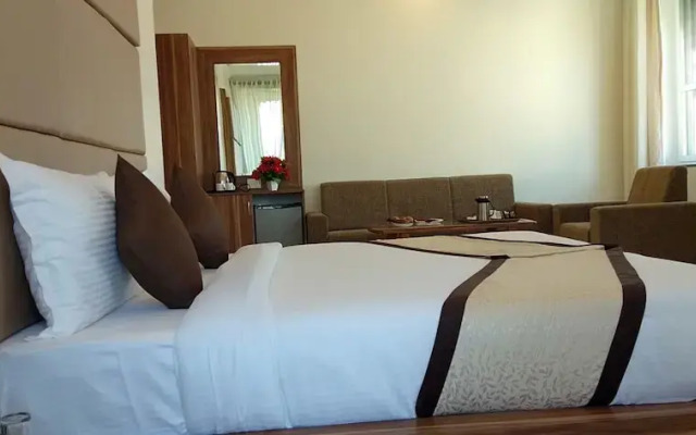 The Everest Hill Resort