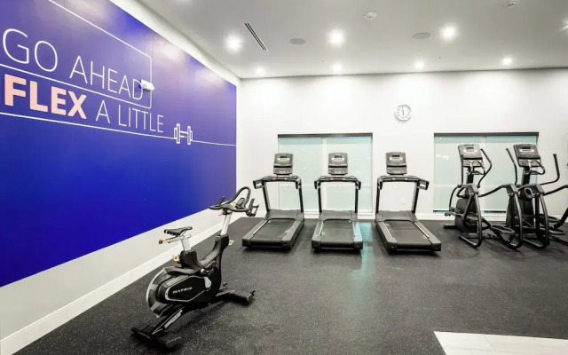 Holiday Inn Express & Suites Waco Downtown