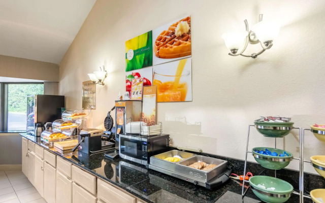 Quality Inn Petersburg Fort Lee Area