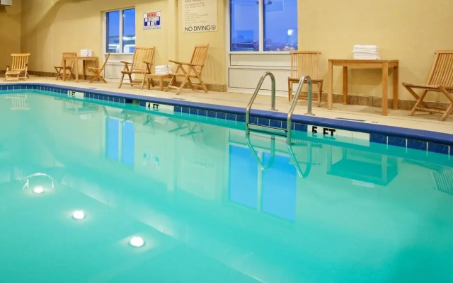 Holiday Inn Express & Suites Lenoir Cty by IHG
