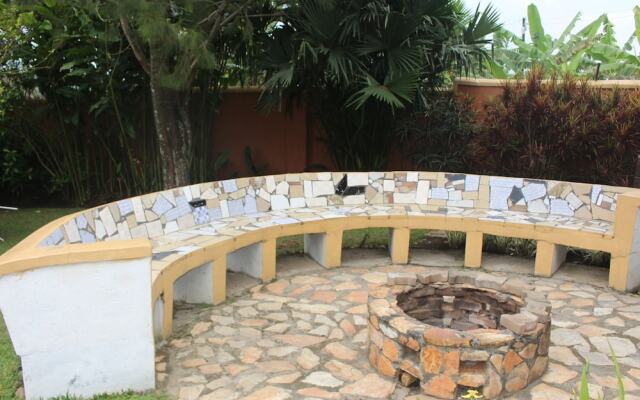 Montane Safaris Hotel