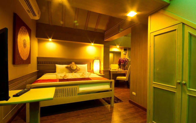 Khum Jao Luang Boutique