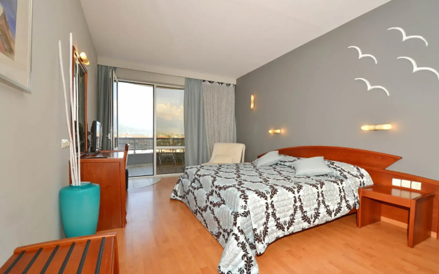 Evilion & Stilvi Sea & Sun Hotels
