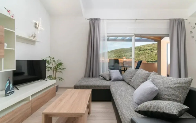 Lux 3 - Heated Pool - A6