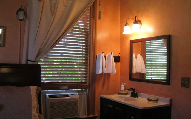 A White Jasmine Inn