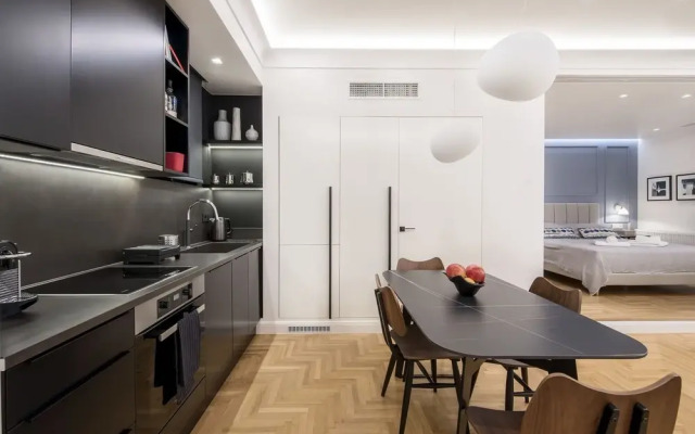 Chic central Athens apartment at Mavilli Sq.
