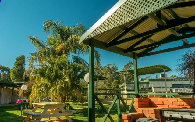 Deniliquin Country Club Motor Inn