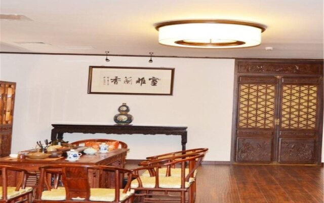 Holiday Garden Hotel