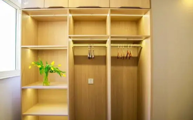 Huiqian Hotel (Zhaotong Fortune Store)