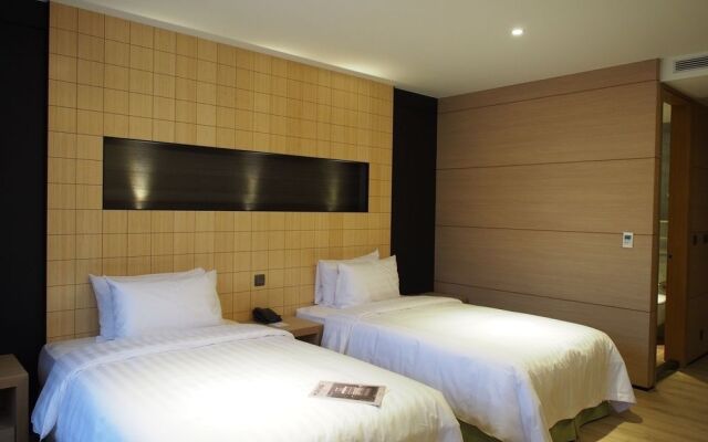 巨蛋旅店 HotelR14