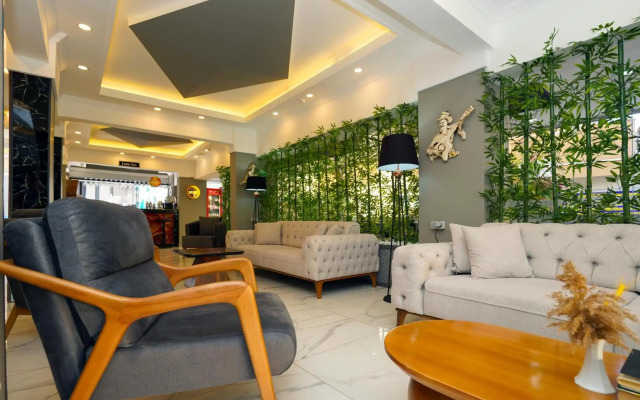 Miss Cleopatra Hotel