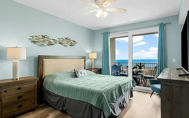 Laketown Wharf 1523