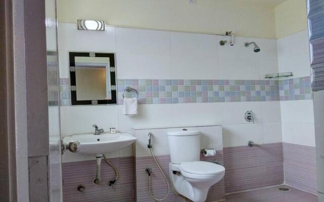 Fabhotel Shreyas Inn