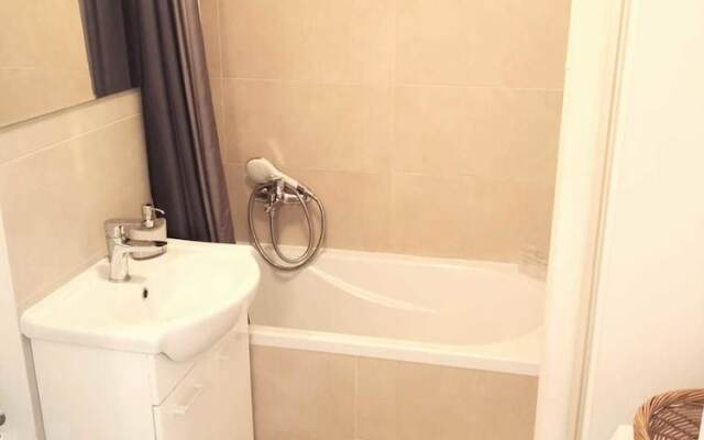 Amber Apartments Pereca