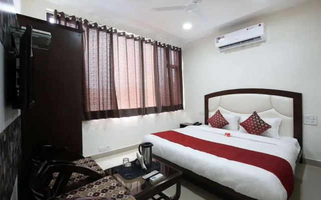 OYO 4856 Hotel The Benz