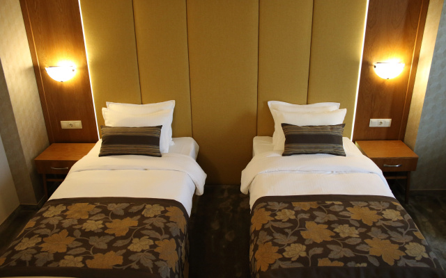 Golden Tulip Varna - Image 5