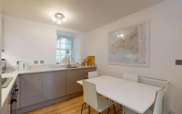 25 Mellanear Court, Hayle