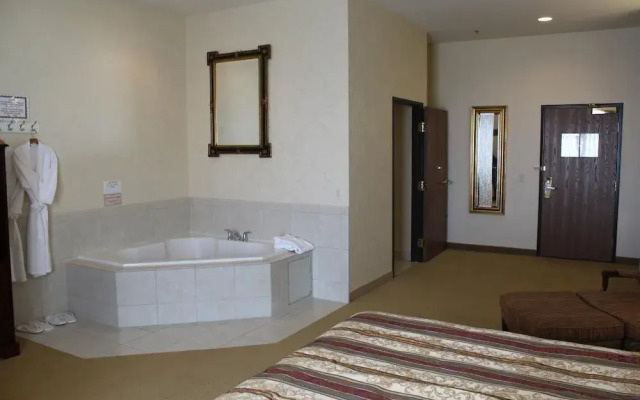 Silverland Inn and Suites