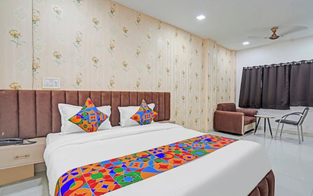 Fabhotel Amrit Palace
