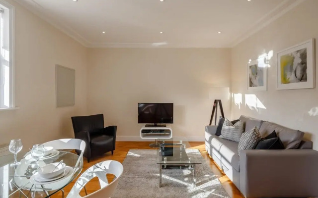 Charming 2 Bed Next To Ravenscourt Park