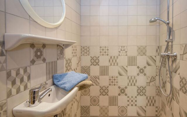 Cosy, Charateristic Chalet Near the Petit Châtel Lifts