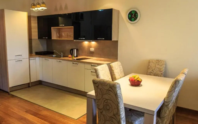 De Lux Apartments